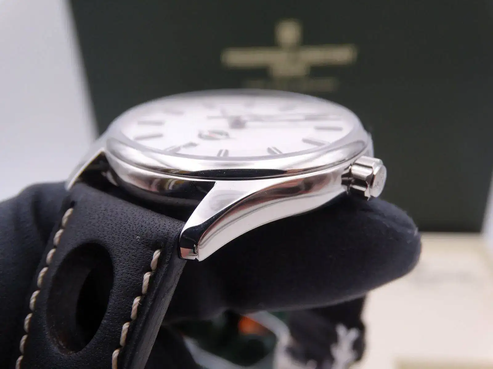 frederique constant healey limited edition 8854.webp