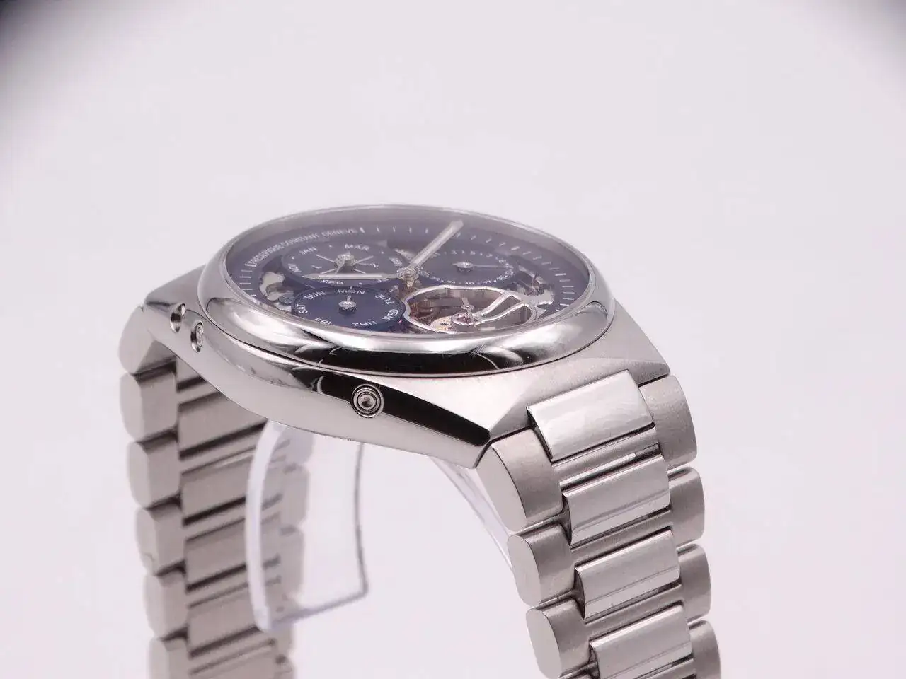 FREDERIQUE CONSTANT Highlife Perpetual 07876.webp