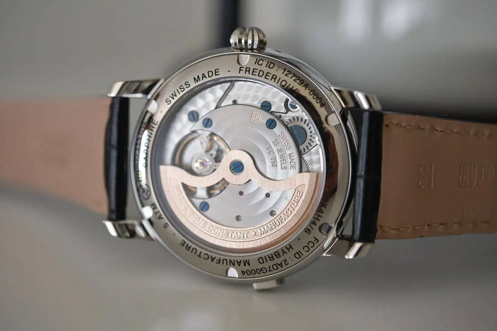 Frederique-Constant-Hybrid-Manufacture-review-5.webp
