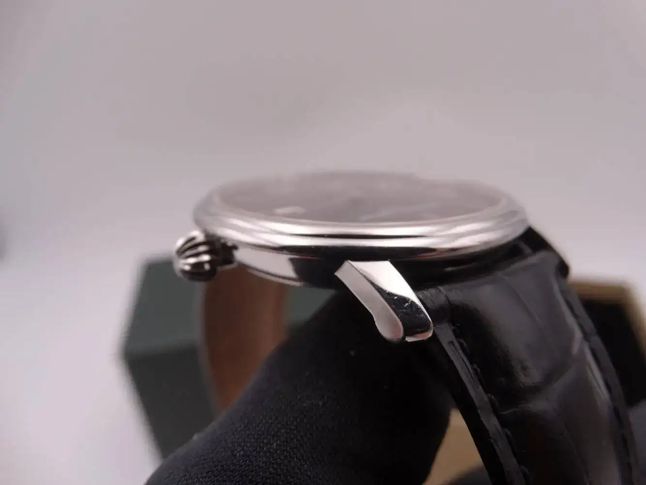 frederique constant slimline small seconds automatic 5011.webp