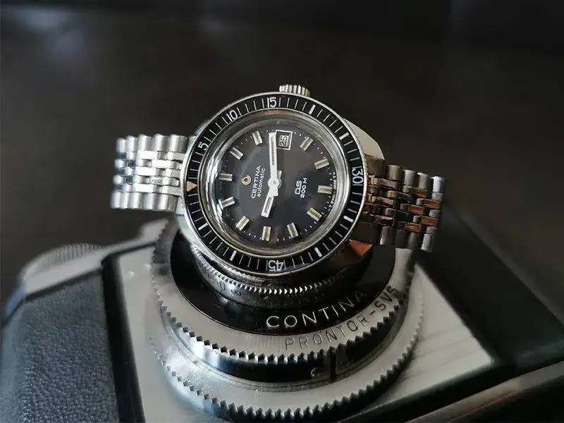 Relojes especiales 200 new arrivals