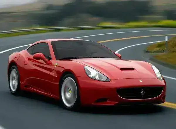 Frontal_Lateral_Ferrari_California_1.webp