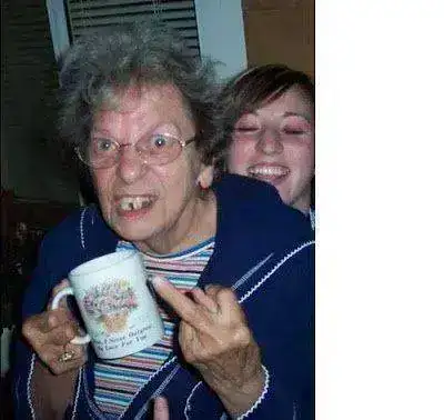 funny,old,woman-aa53014f158f21bf5db95bbce29320c9_h.webp