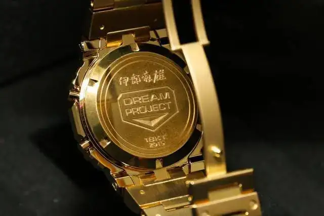 G-Shock-golden-GW-5000-2.webp