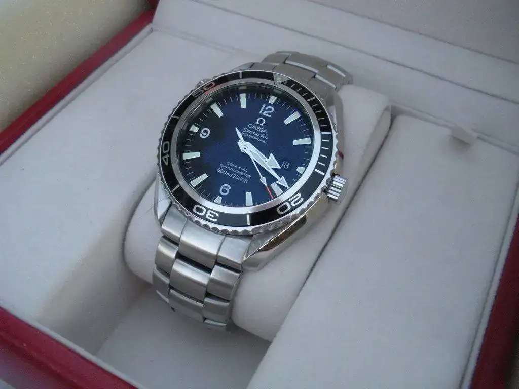 ga-Seamaster-Planet-Ocean-455mm-ref.-2200.50.00-03.webp