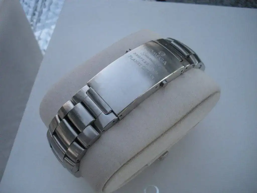 ga-Seamaster-Planet-Ocean-455mm-ref.-2200.50.00-11.webp