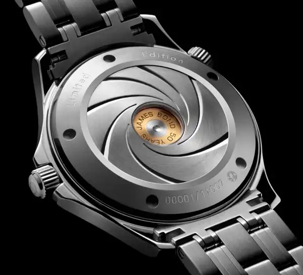 ga049-omega-seamaster-bond-50-anniversary-back.webp