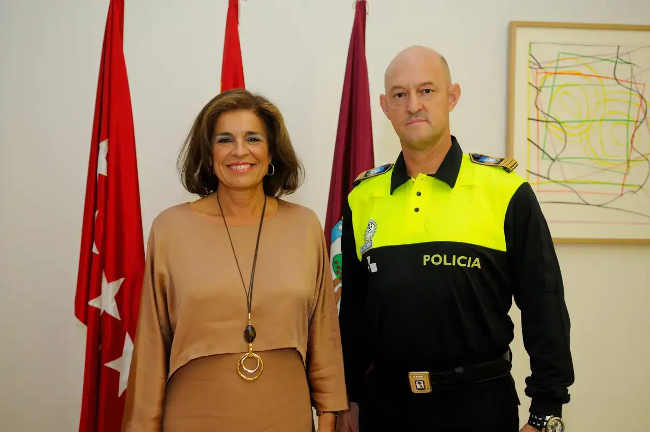Gal_BotellaPoliciaMunicipal_2.webp