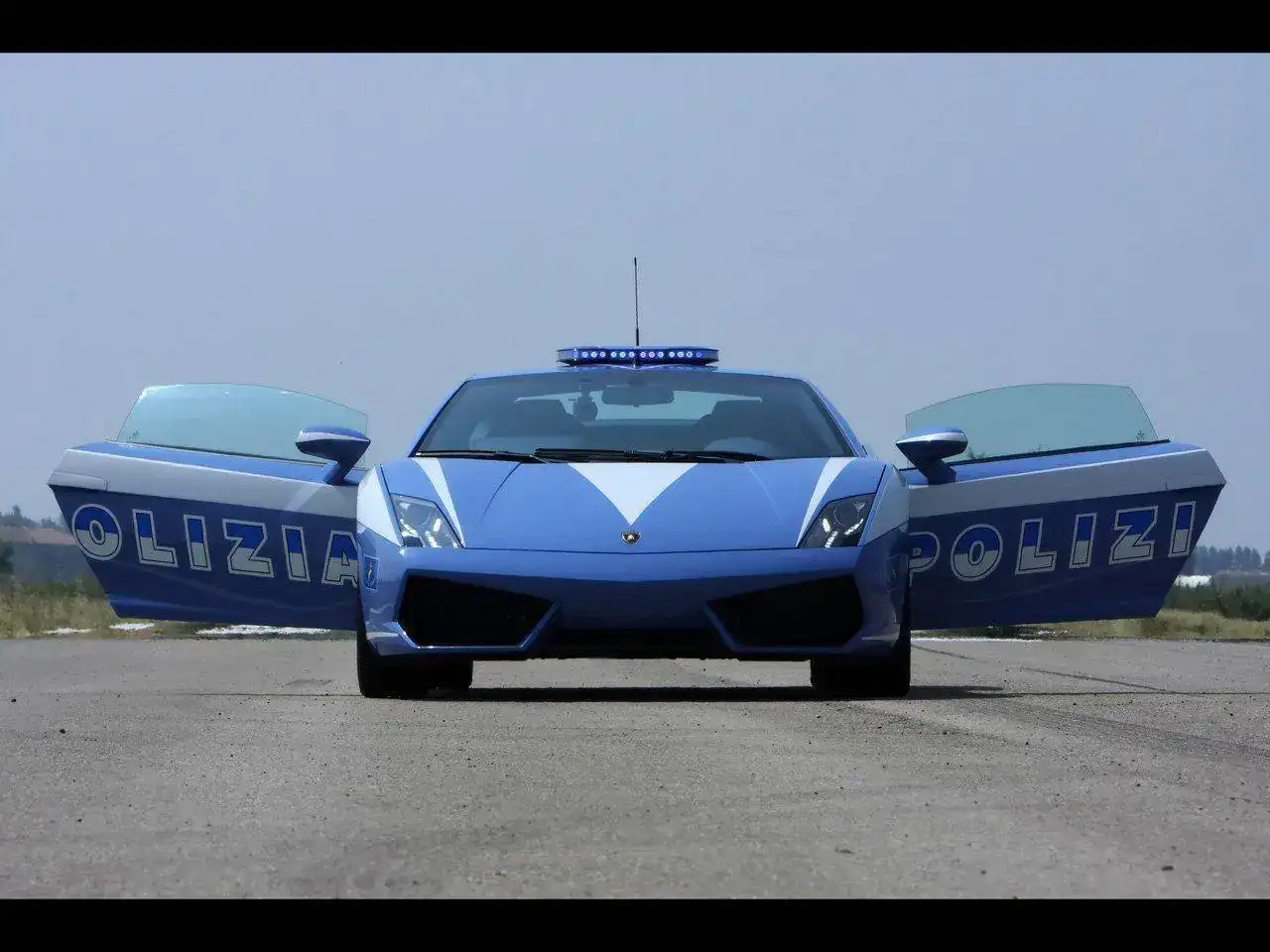 Gallardo-LP560-4-Polizia-Front-Open-Doors-1280x960.webp