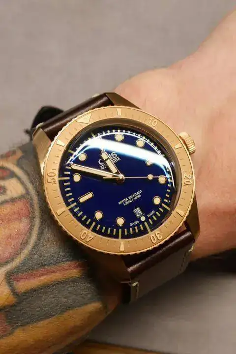 gallery-1458567971-oris-carl-brashear-watch.webp