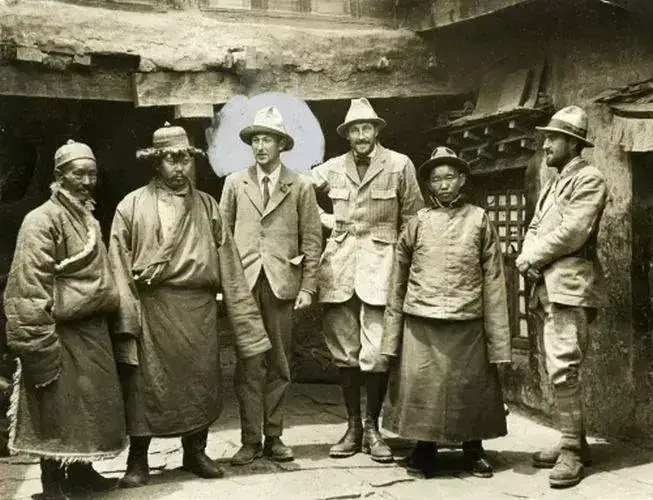 George_Mallory_en_andere_leden_van_de_Engelse_Mt._Everest_expeditie_-_George_Mallory_and_other...jpg