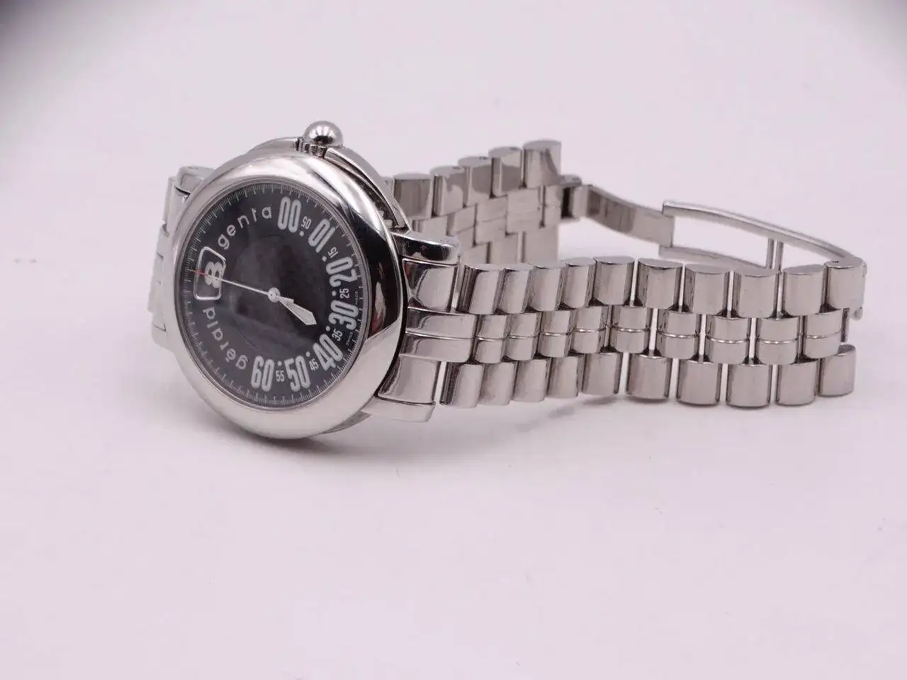 Gerald Genta Retro Sport 06170.webp
