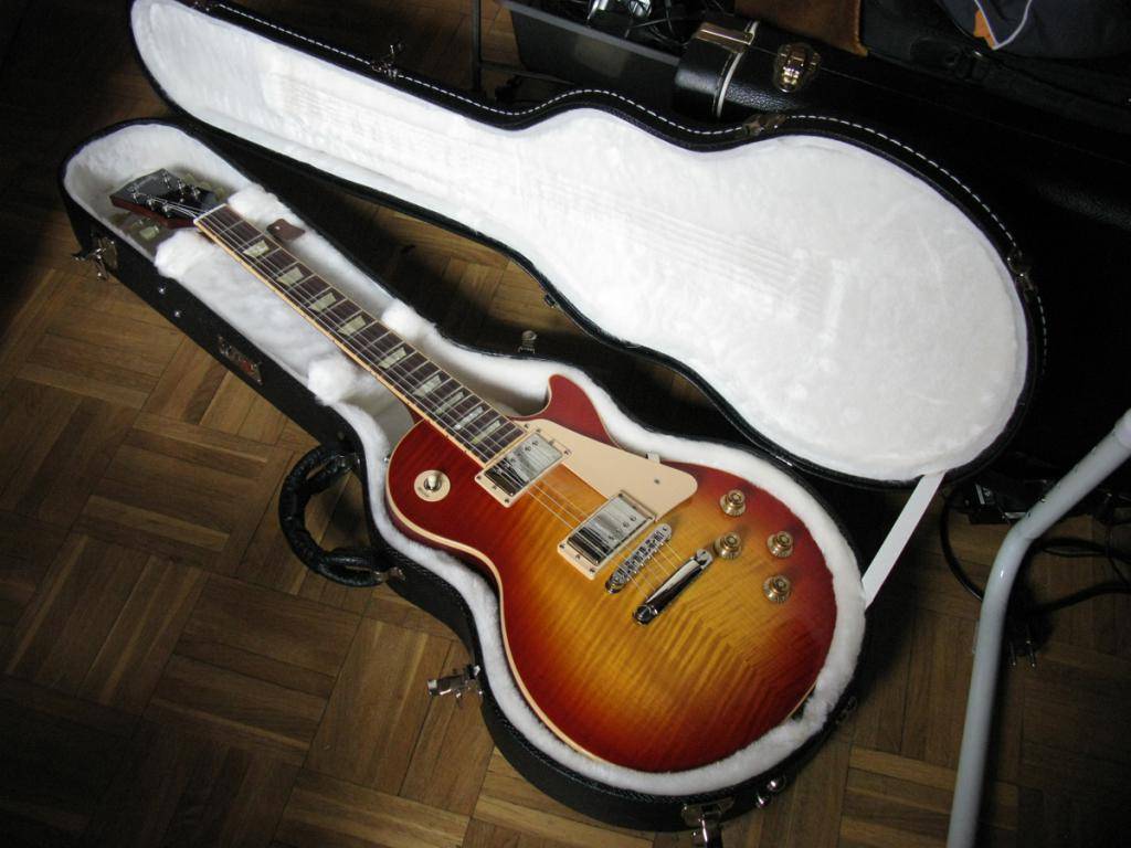 Gibson 002.jpg