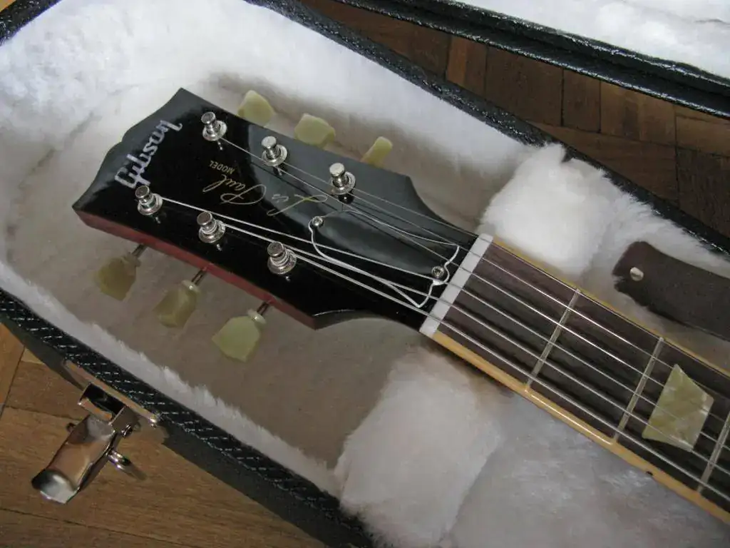 Gibson 003.webp
