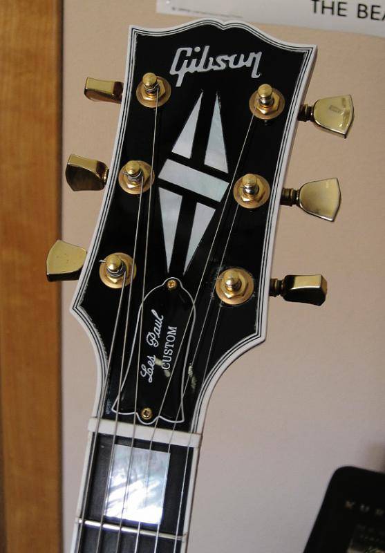 Gibson Les Paul Custom 8.jpg