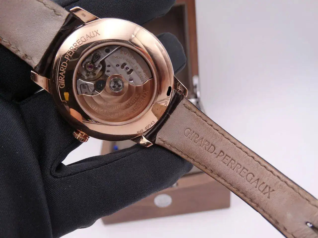 girard perregaux 1966 small seconds date 3825 copia.webp