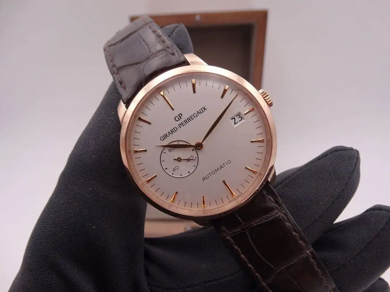 girard perregaux 1966 small seconds date 3835.webp