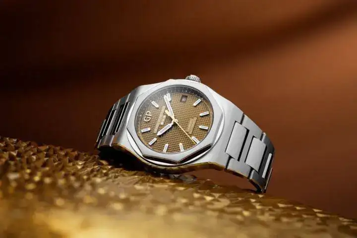 Girard-Perregaux-Laureato-38mm-Copper-3-720x480.jpg
