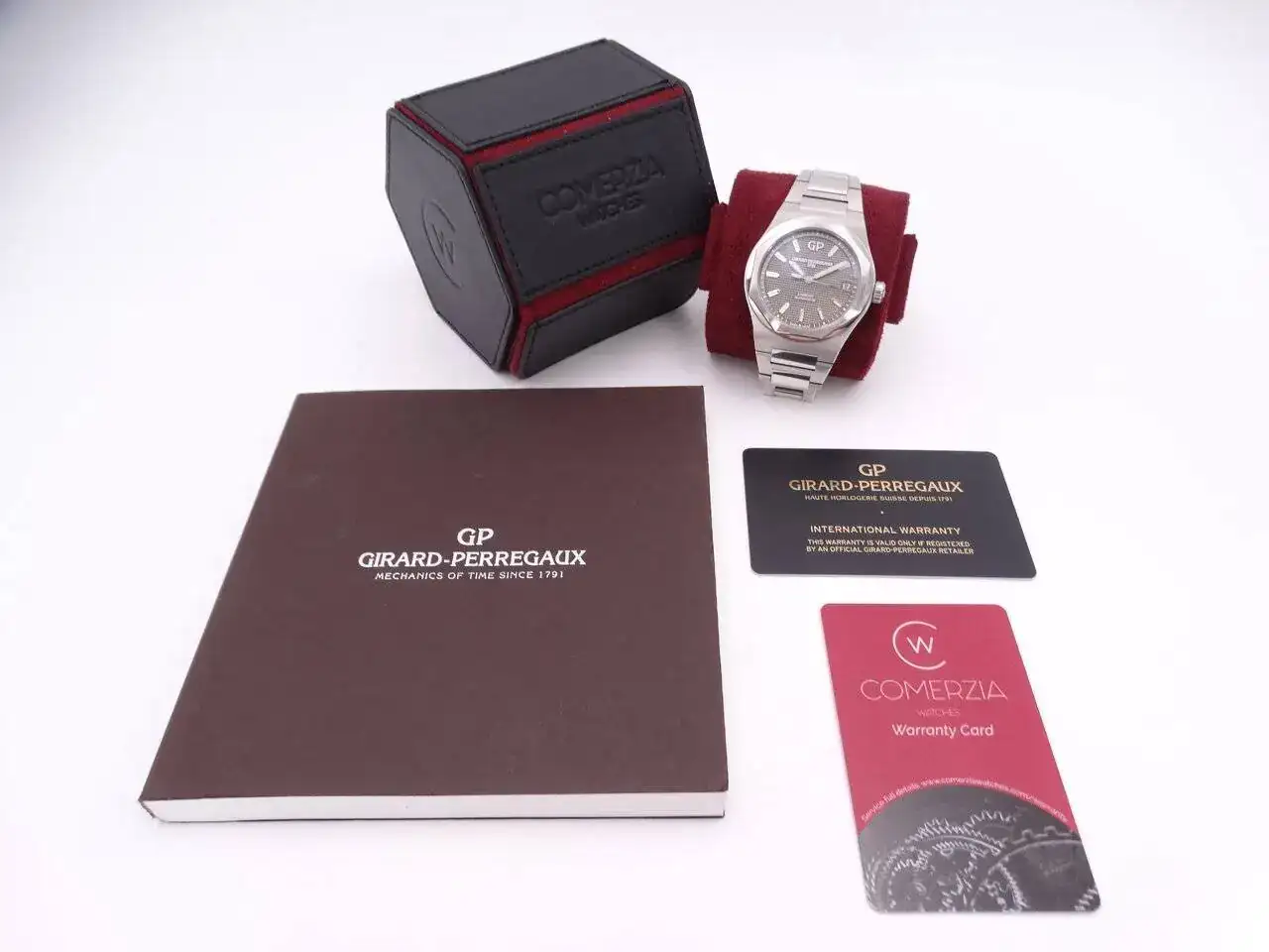 Girard Perregaux Laureato Grey 06453.webp