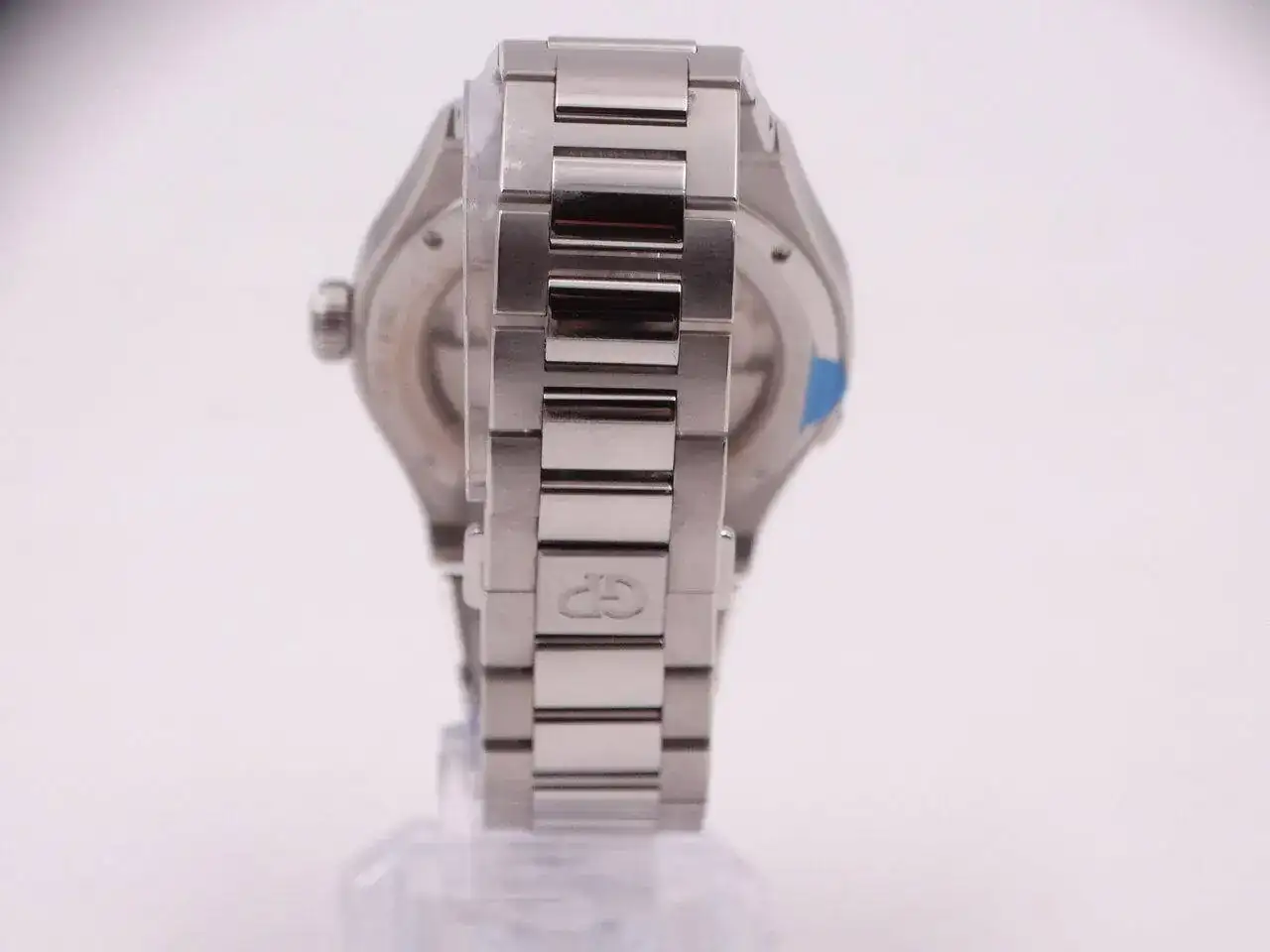 Girard Perregaux Laureato Perpetual Calendar Blue 06992.webp