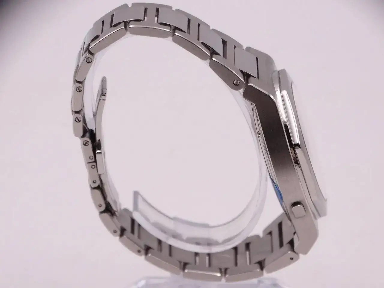 Girard Perregaux Laureato Perpetual Calendar Blue 06993.webp