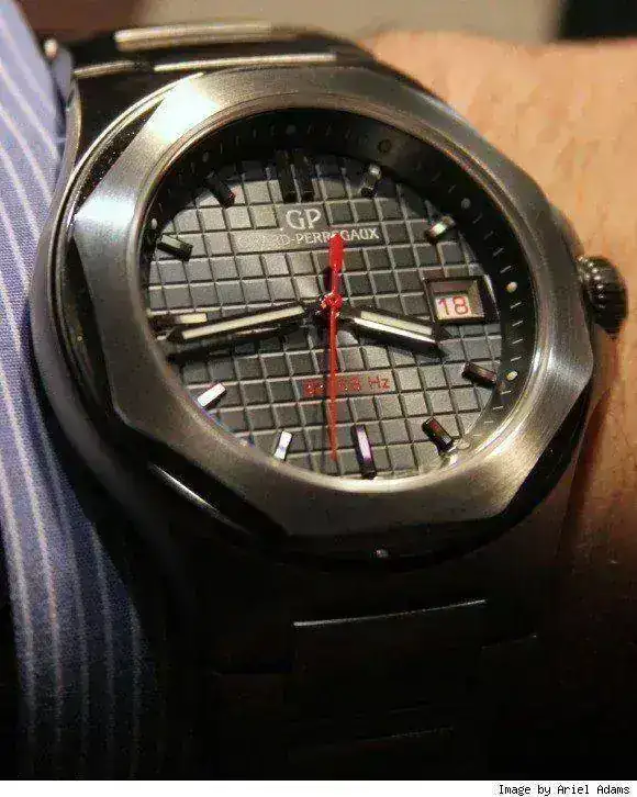 girard-perregaux-laureato-quartz-watch.webp