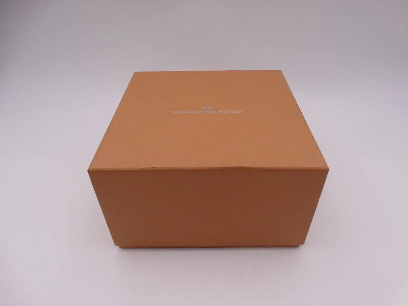 GIRARD PERREGAUX WW.TC World Time Small Second Gold 01547.webp