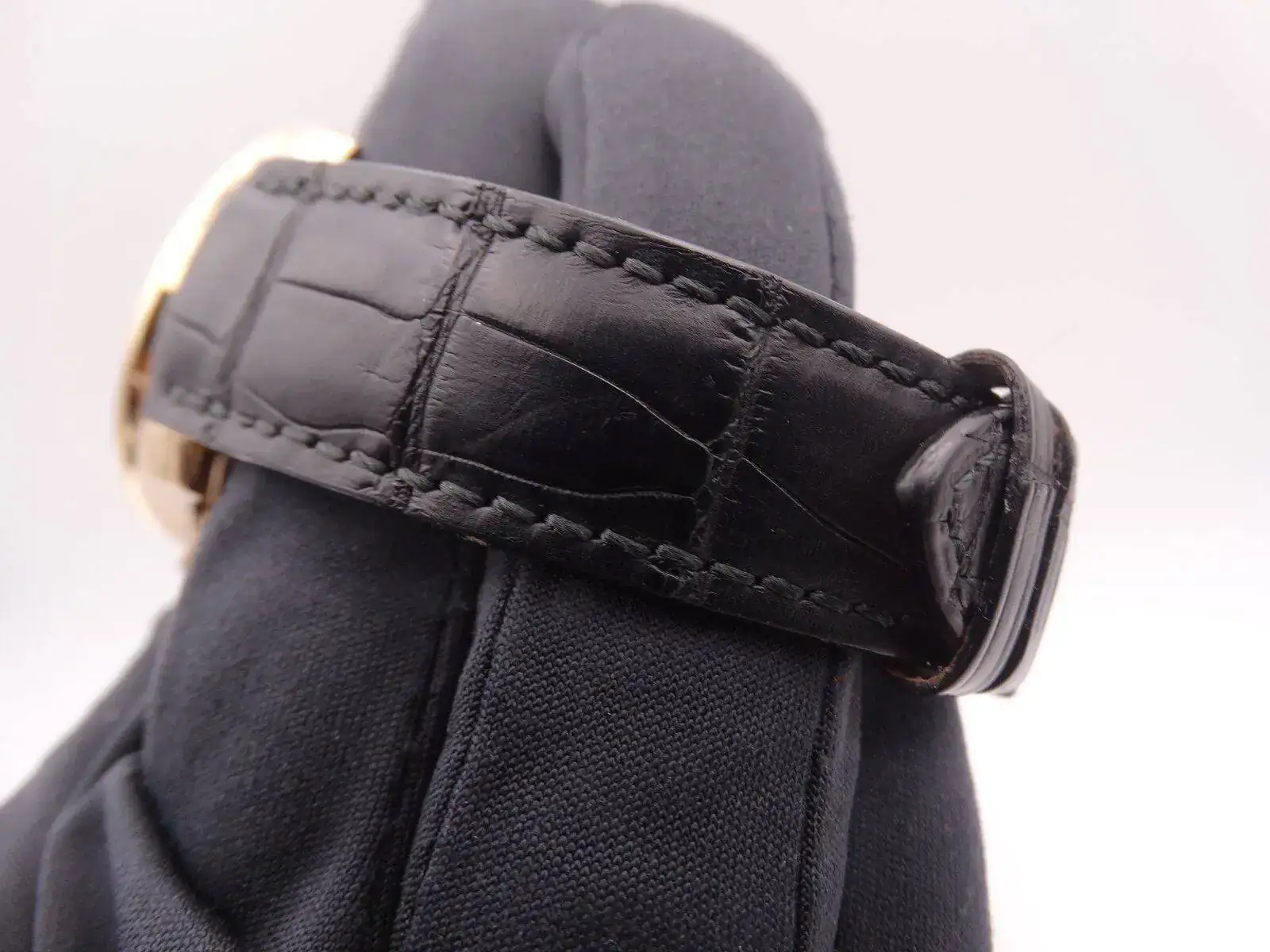 GIRARD PERREGAUX WW.TC World Time Small Second Gold 01556.webp