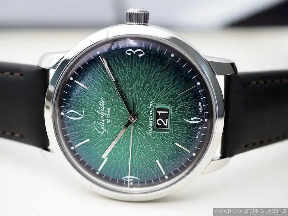 Glashütte+Original+Sixties+Panorama+Date+Green.webp