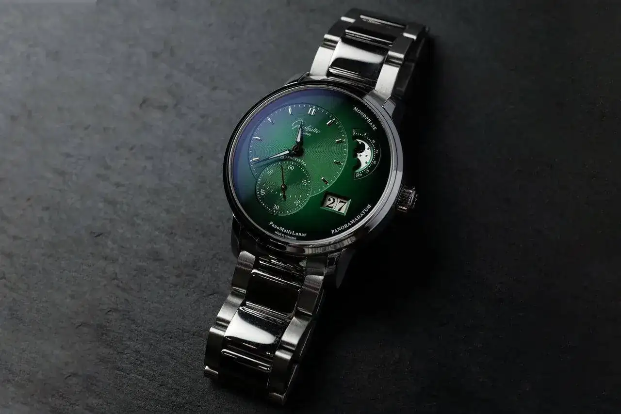 Glashutte-Original-PanoMaticlunar-Forest-Green.webp
