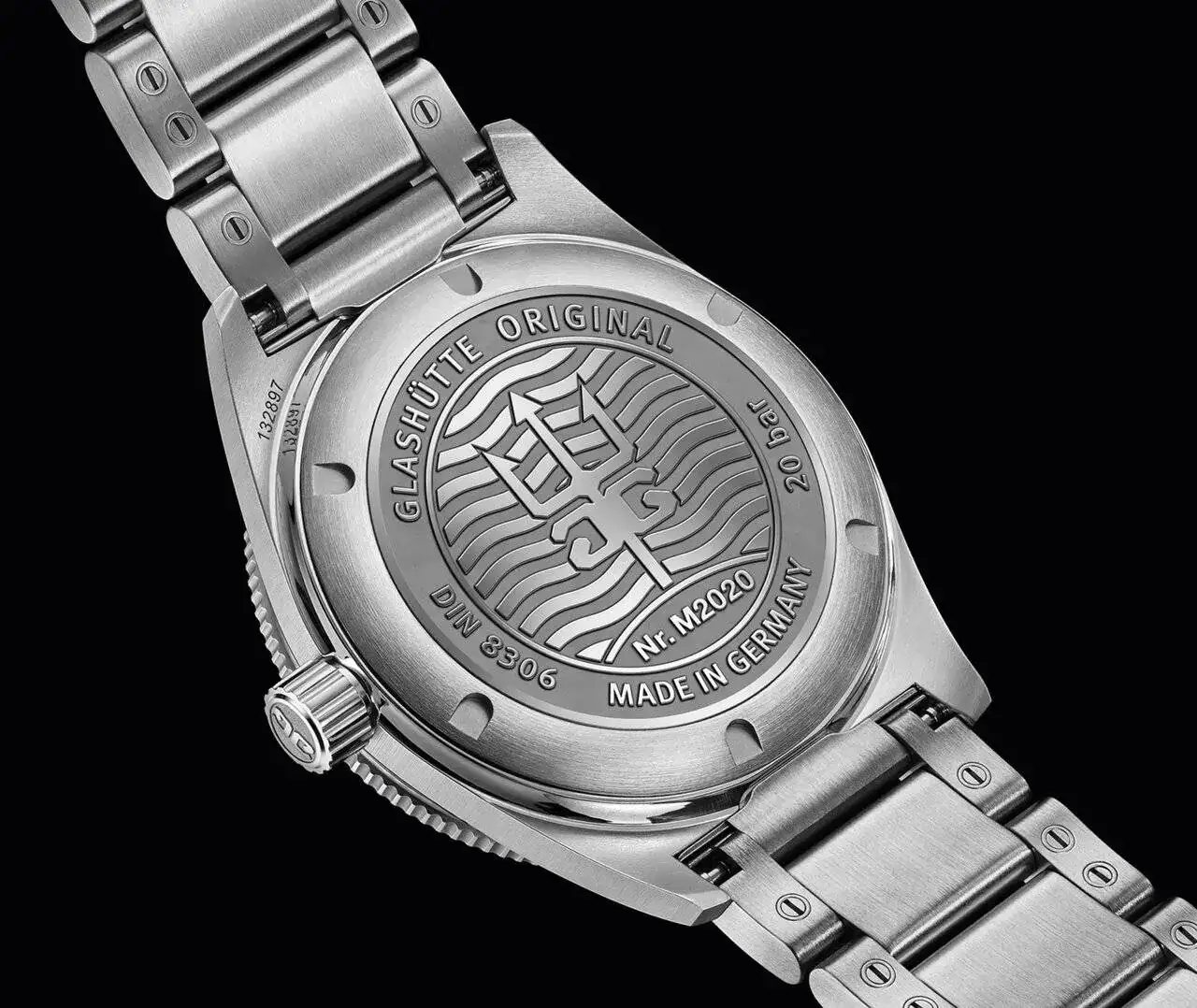 Glashutte-Original-SeaQ-39mm-Divers-Watch-Steel-Blue-Ceramic-31.jpg
