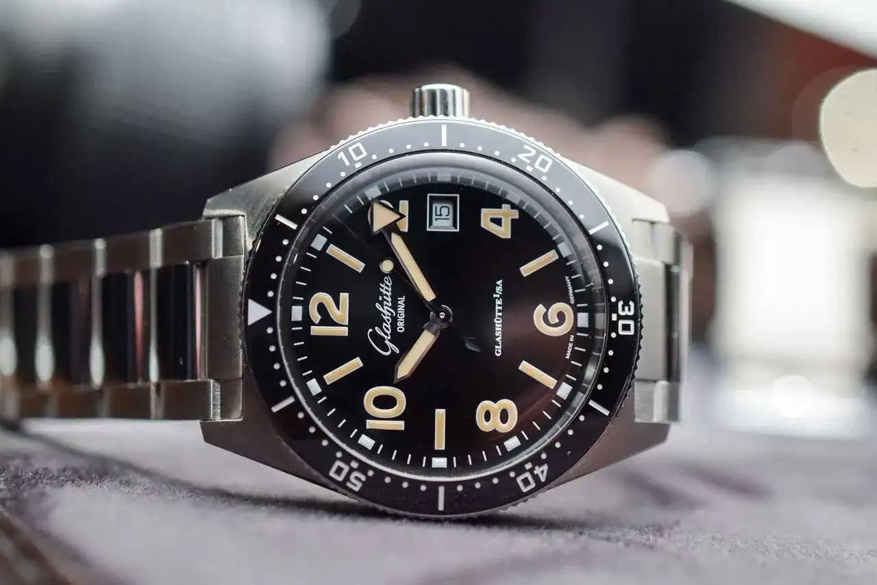 Glashutte-Original-SeaQ-Dive-Watch-39.5mm-3.jpg