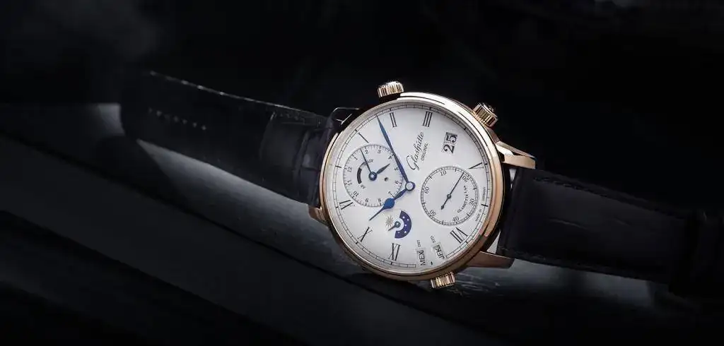 Glashutte-Original-Senator-Cosmopolite-Golden-Balance.webp