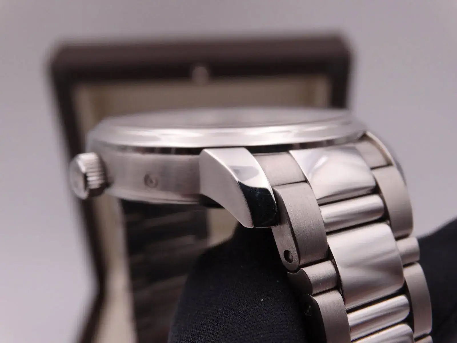 Glashutte Original Senator Observer 03001.webp