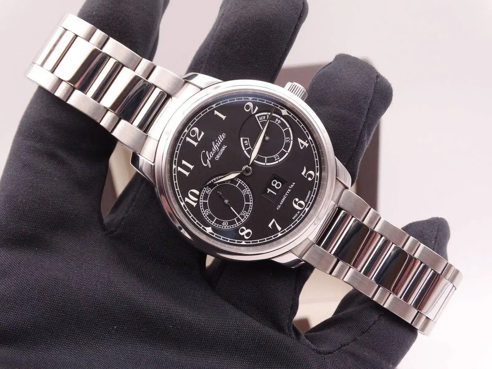 Glashutte Original Senator Observer 03003.webp