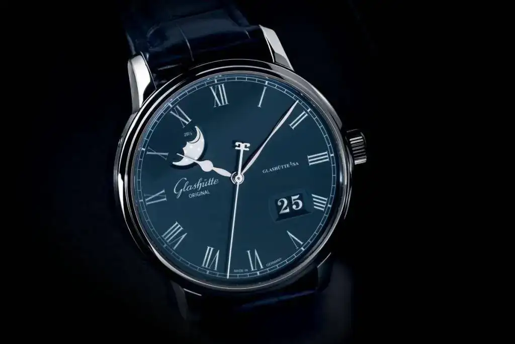 Glashuute-Original-Senator-Panorama-Date-Moon-Phase-Boutique-Edition-Blue-Dial-3.webp
