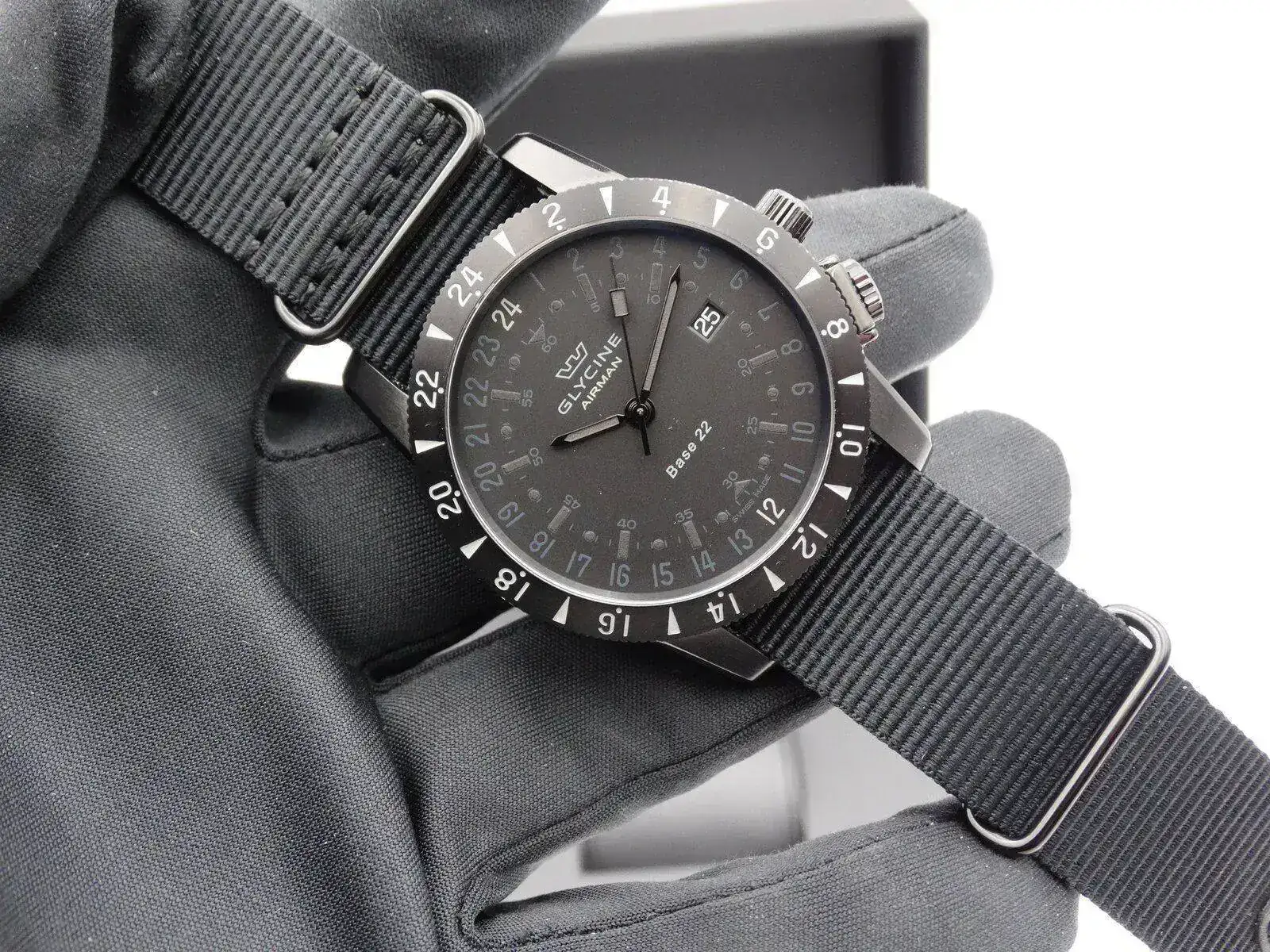 Glycine Airman Base 22 GMT Purist 9672.webp