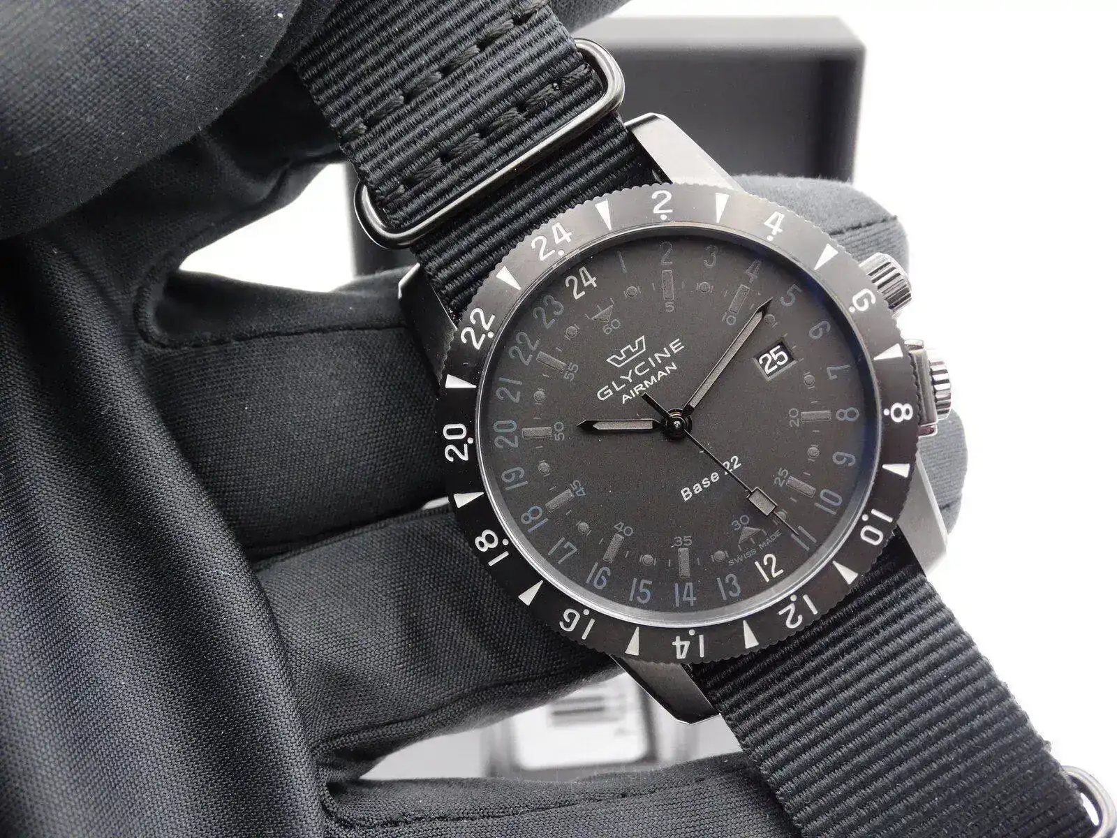 Glycine Airman Base 22 GMT Purist 9675.webp