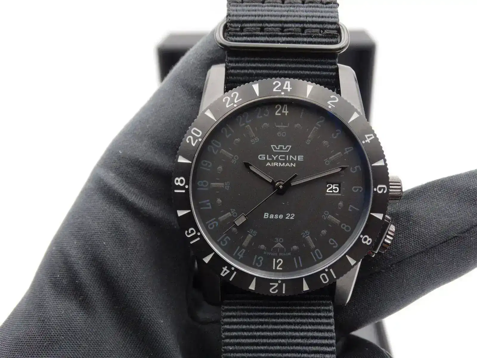 Glycine Airman Base 22 GMT Purist 9677.webp