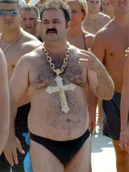 gordo-peludo-cristo.webp