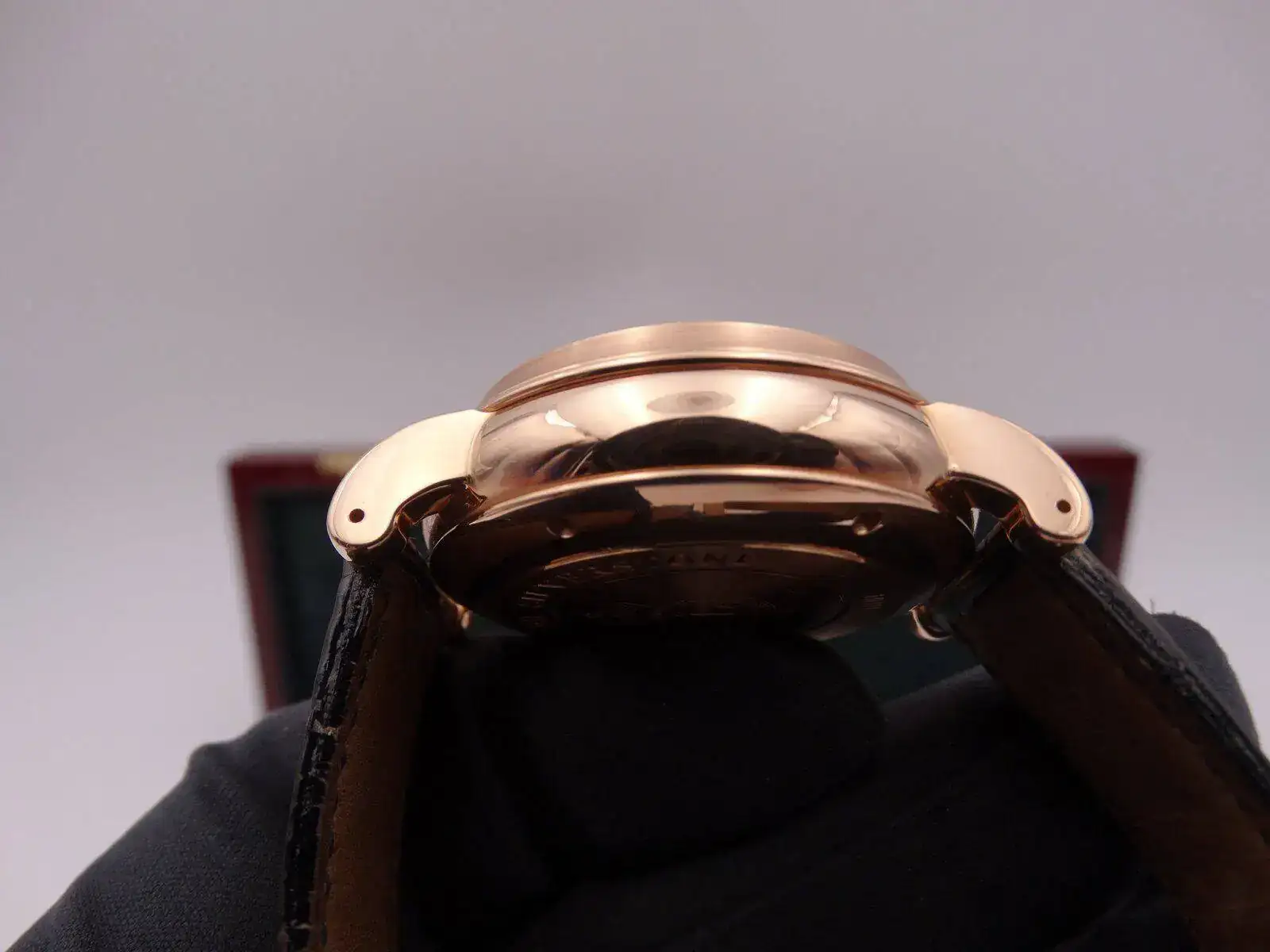 Graham Silverstone Chronograph Gold 03650.webp