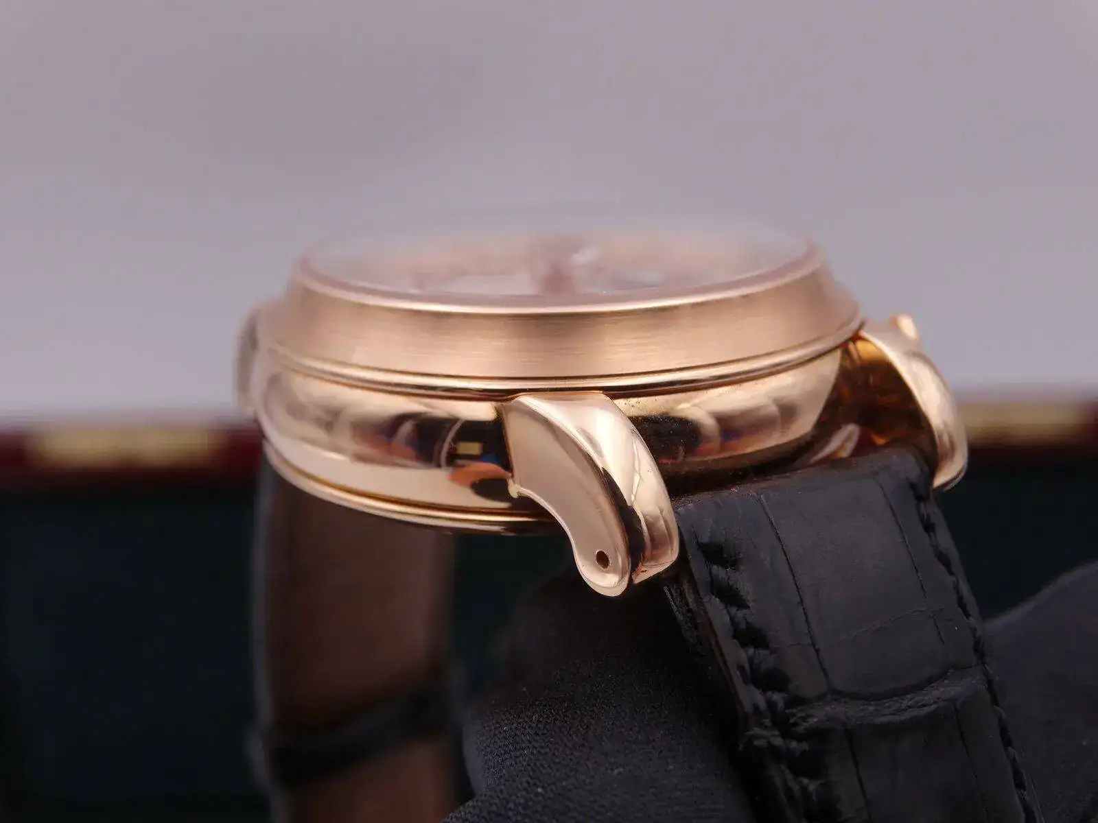 Graham Silverstone Chronograph Gold 03654.webp