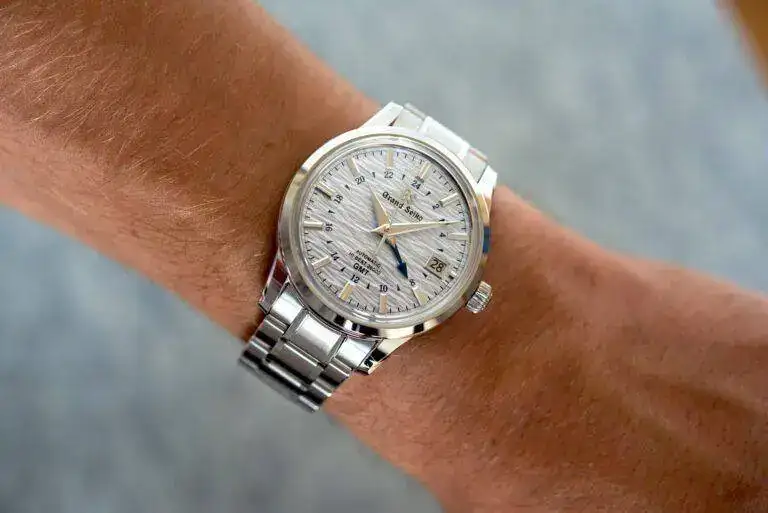 Grand-Seiko-SBGJ249-Summer-Shosho-Elegance-Ice-Blue-Dial-Dress-Hi-Beat-36000-1-768x513.webp