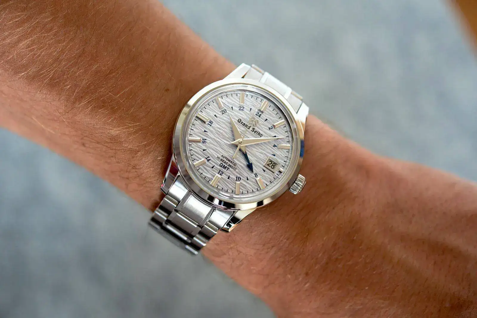 Grand-Seiko-SBGJ249-Summer-Shosho-Elegance-Ice-Blue-Dial-Dress-Hi-Beat-36000-1.webp
