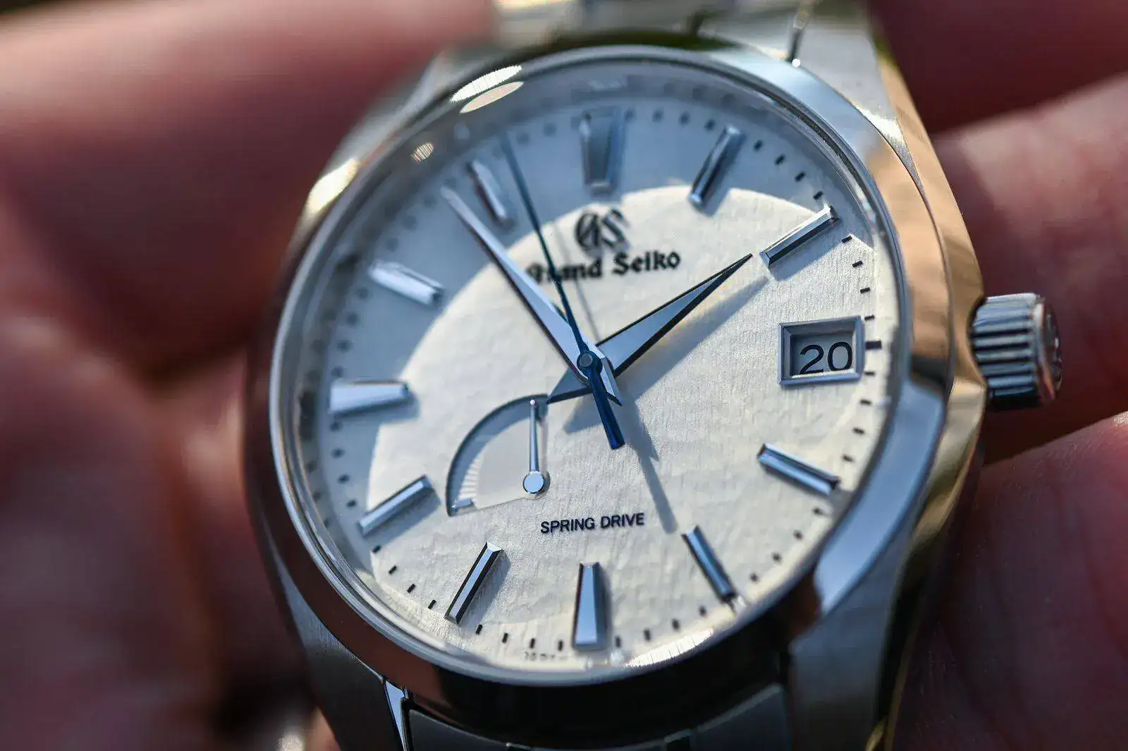 Grand-Seiko-Spring-Drive-Snowflake-titanium-SBGA211-Review-6.webp