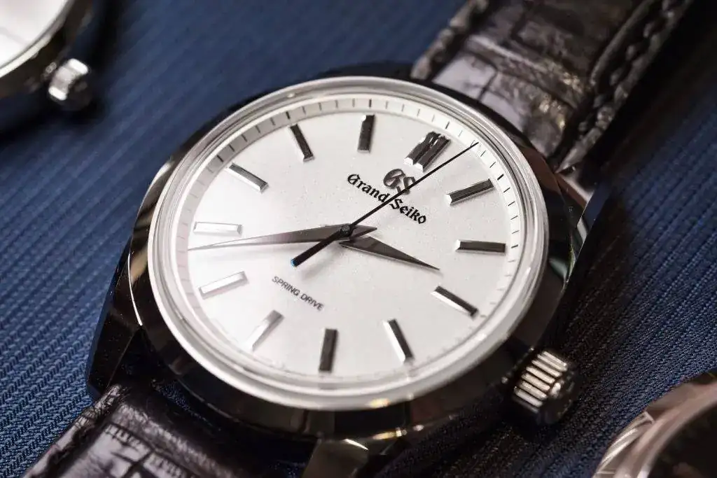 GrandSeiko_8DAY_splash-1-1024x683.webp