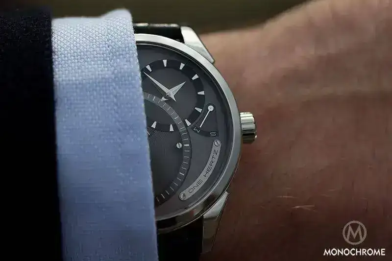 gronefeld-one-hertz-wristshot-1.webp