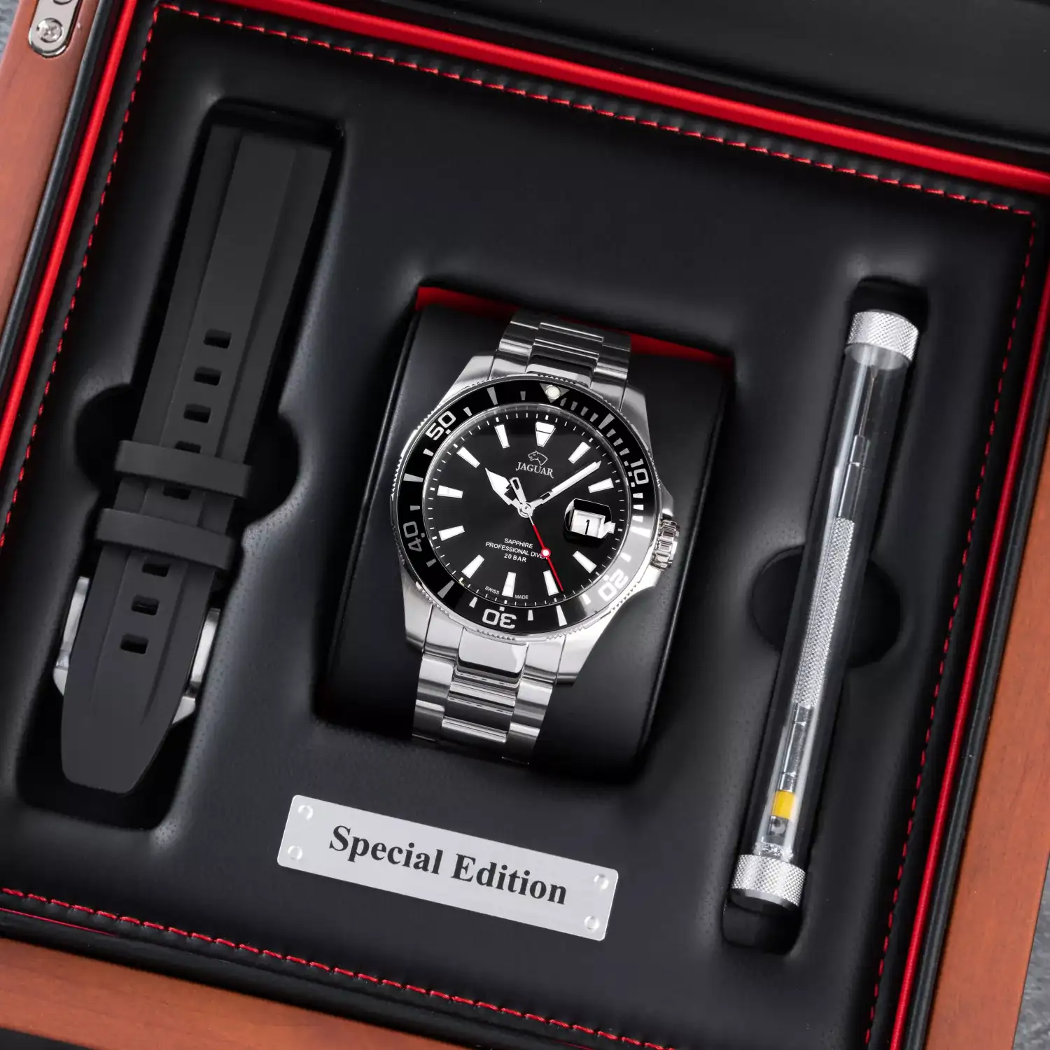 guar_executive_diver_special_edition_set_j860_d-s2.webp