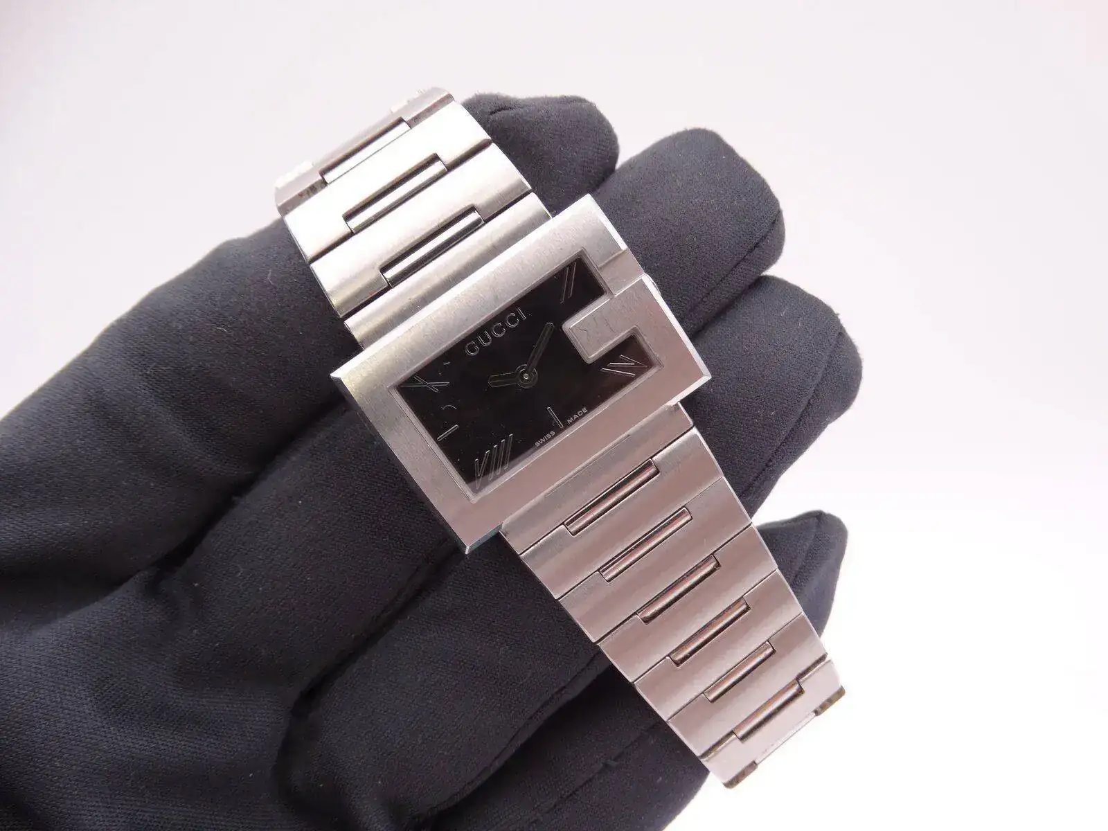 gucci quartz 2011.webp