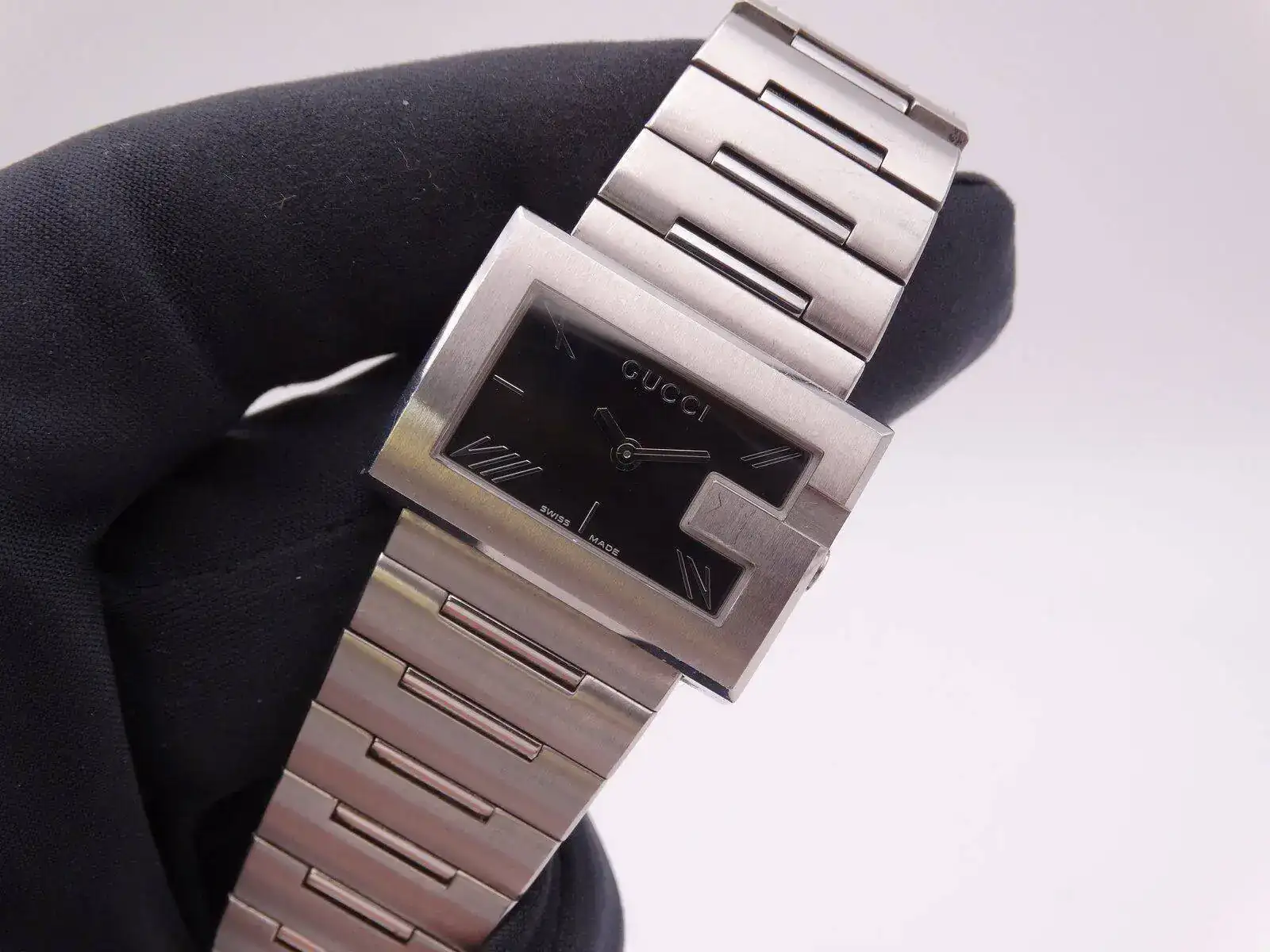 gucci quartz 2036.webp